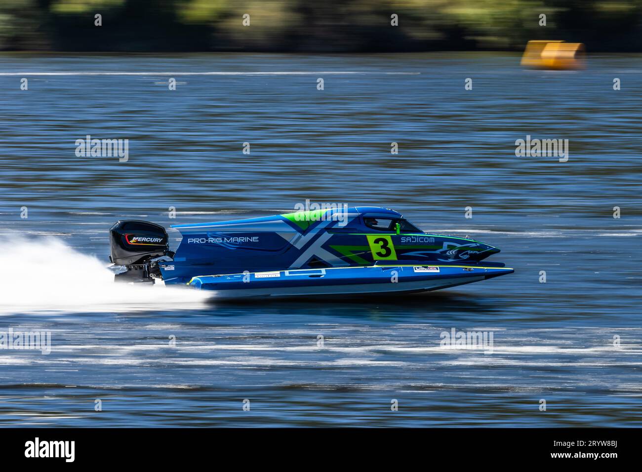 Courses de bateaux à moteur à Vila Velha de Ródão, lors du Grand Prix du Portugal II du Championnat du monde UIM F2 2023. Banque D'Images