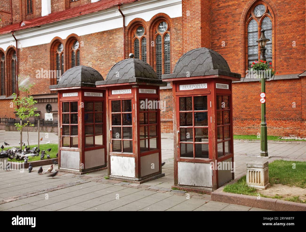 Cabine téléphonique sur Vilniaus Street à Kaunas. La lituanie Banque D'Images