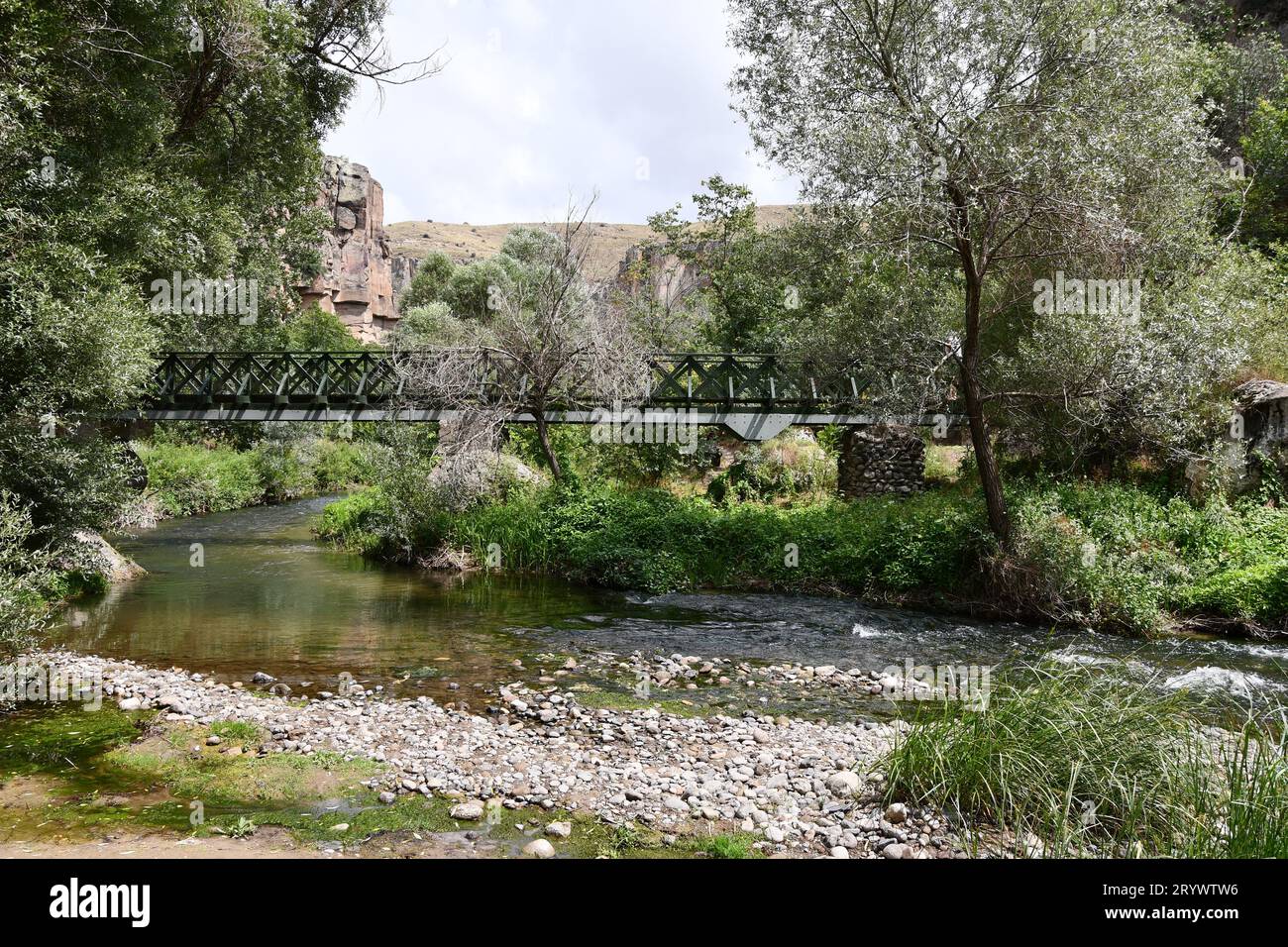 Beau pont sur le ruisseau Melendiz à Aksaray, Anatolie centrale, Turquie Banque D'Images