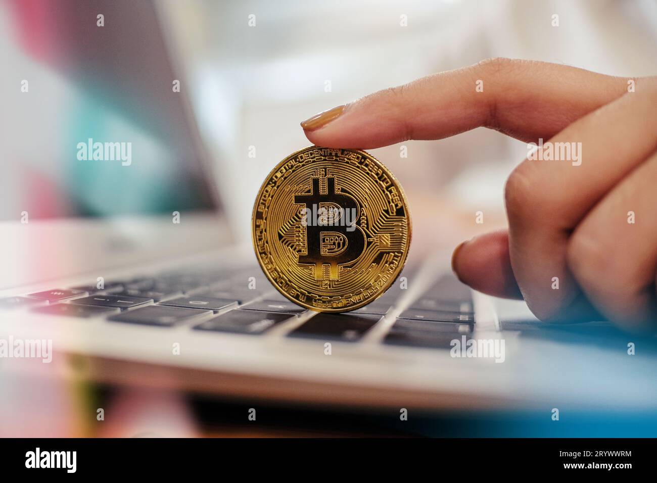 Golden bitcoin Cryptocurrency Ethereum Business, Finance et concept technologique. Banque D'Images