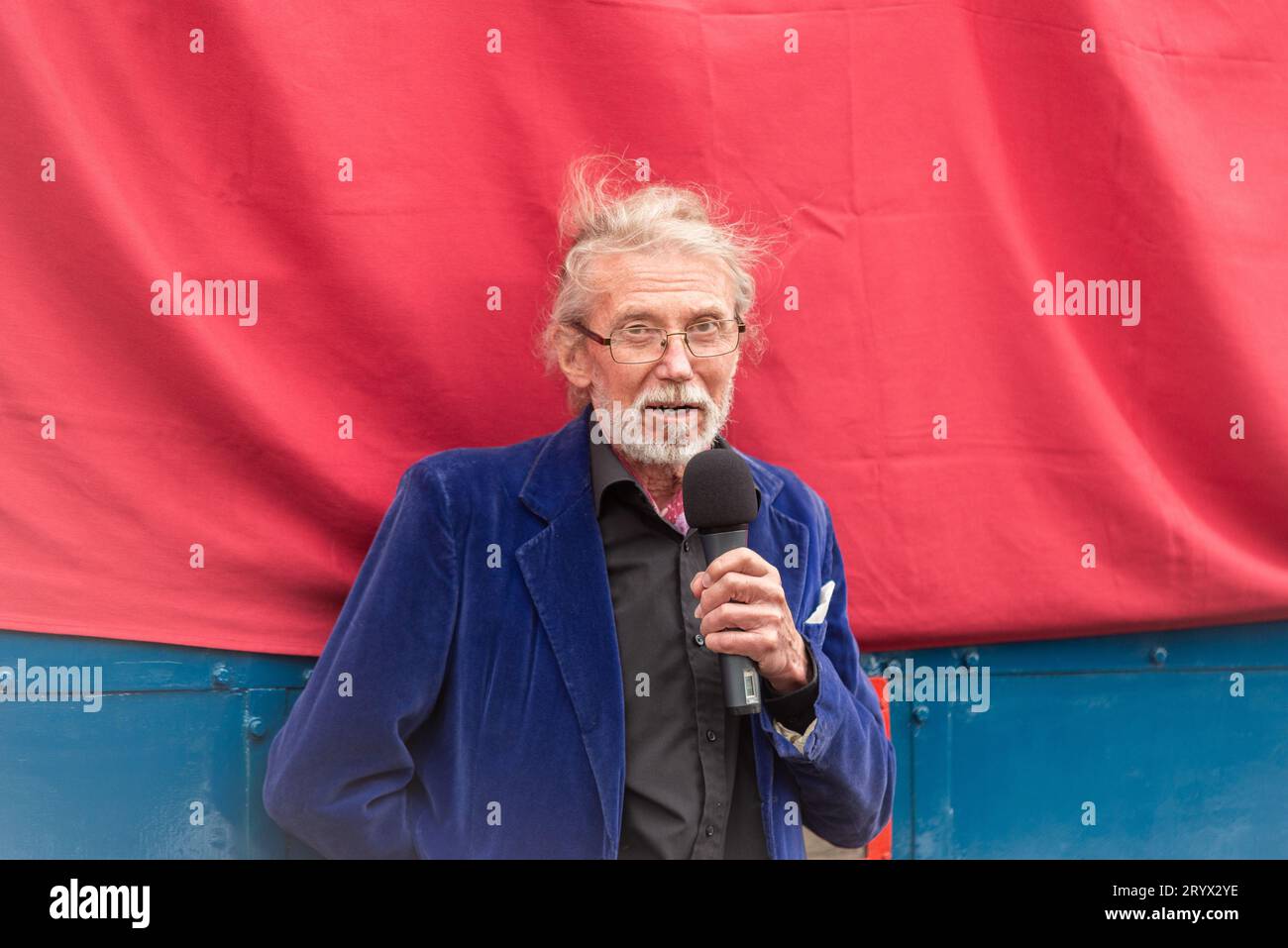 Peter Moore, directeur de station de radio Caroline, au Mangapps Railway Museum lors de la dénomination d'un diesel vintage 'radio Caroline' Banque D'Images