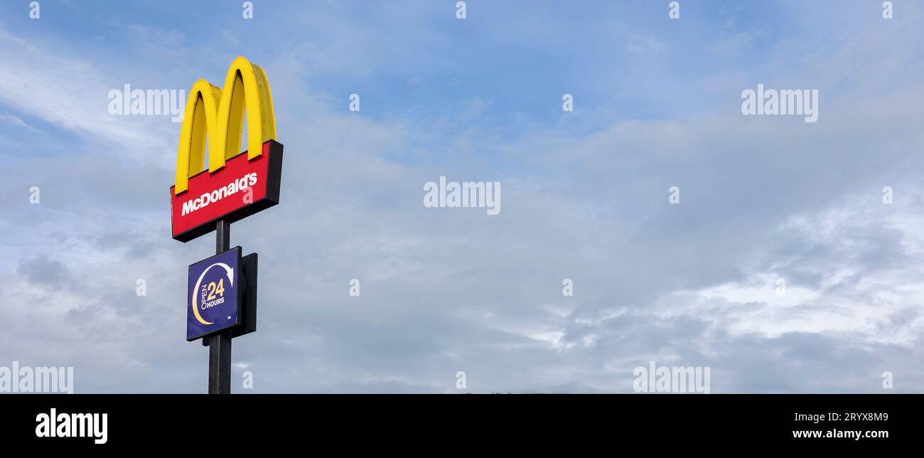 Mcdonalds advertising Banque de photographies et d’images à haute résolution Alamy