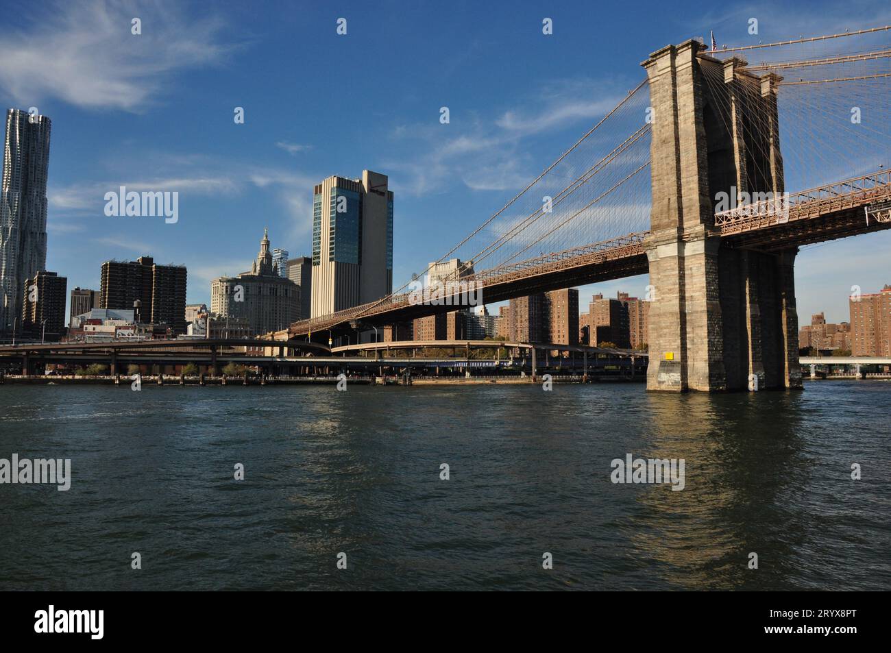 Magnifique photo du pont de Brooklyn et de la rivière Hudson, New York Banque D'Images