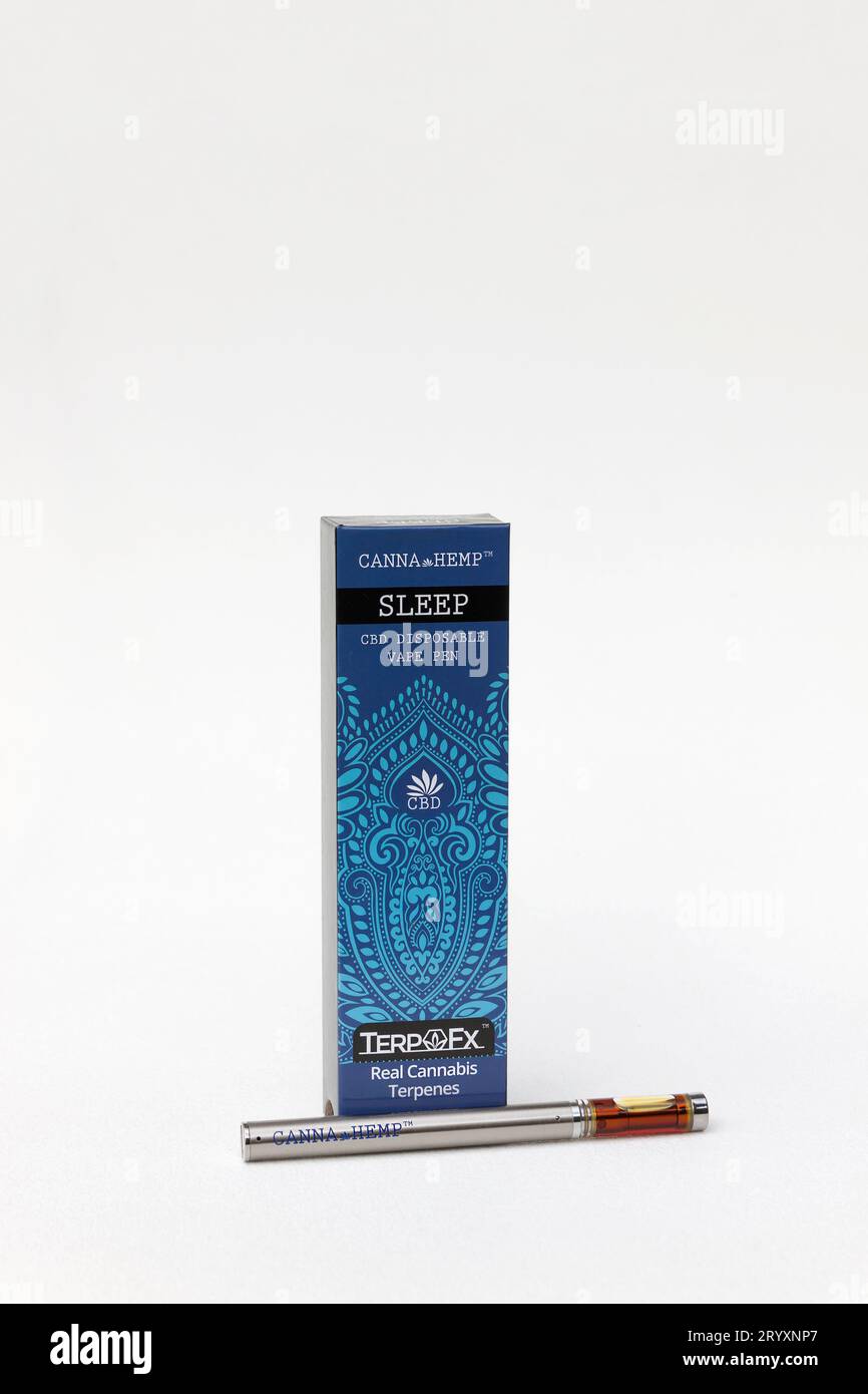 CBD (cannabidiol) Indica Vape Pen contenant des terpènes pour le sommeil Banque D'Images