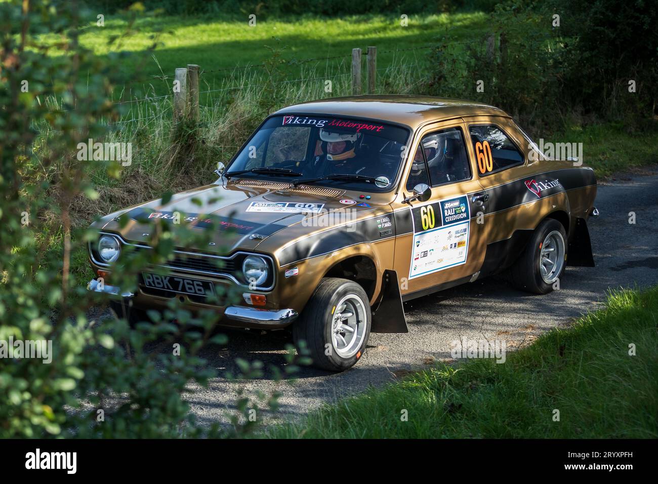 Ceredigion, pays de Galles - 02 septembre 2023 Rali Ceredigion : Philip Mills et son co-pilote Iwan Mills dans une Ford Escort MK1 Twin Cam car 60 sur scène SS1 Borth Banque D'Images