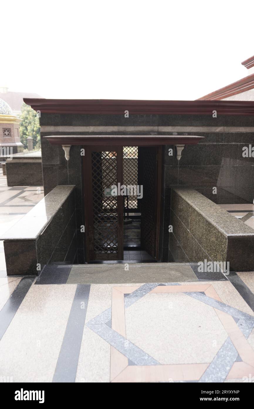 gros plan de l'entrée pour les employés spéciaux. Indonésien Banque D'Images