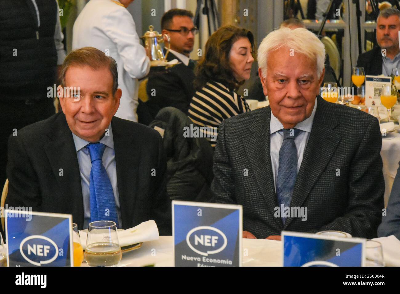 Madrid, Madrid, ESPAGNE. 23 décembre 2024. Conférence au Forum Europa organisé à l'hôtel Ritz de Madrid par Edmundo González, président élu du Venezuela, accompagné de Felipe González, ancien président du gouvernement espagnol (crédit image : © Richard Zubelzu/ZUMA Press Wire) USAGE ÉDITORIAL SEULEMENT! Non destiné à UN USAGE commercial ! Banque D'Images