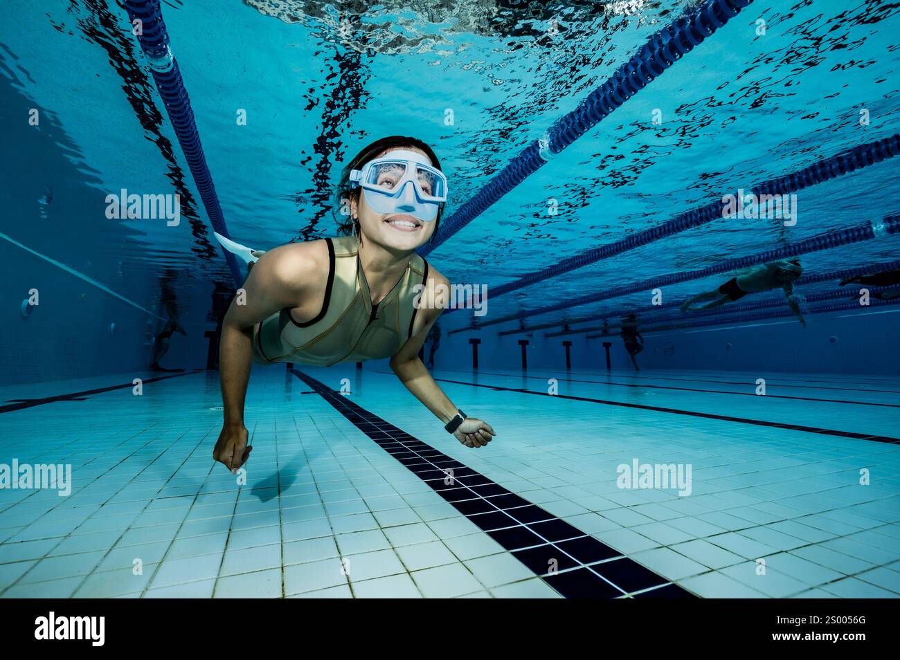 FreeDiver pratiquant dans une piscine à Bangkok Banque D'Images