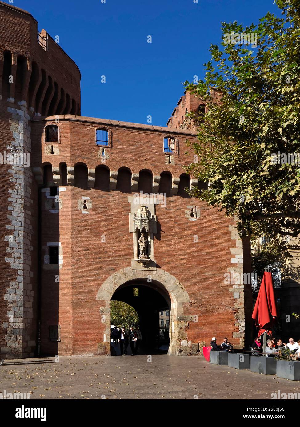 Le Castillet City Gate, Perpignan, Pyrénées-Orientales , France,Europe Banque D'Images Le Castillet City Gate, Perpignan, Pyrénées-Orientales , France,Europe Banque D'Images