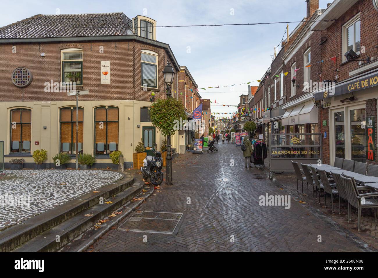 Leerdam, pays-Bas. 21 novembre 2024. Rue commerçante Leerdam. Banque D'Images