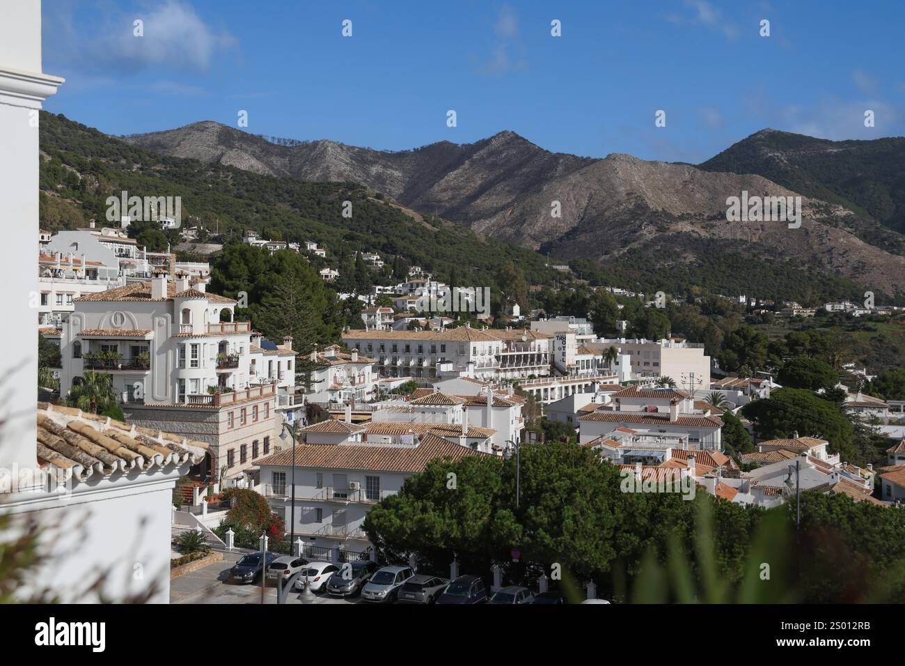 Vue panoramique de Mijas et chaîne de montagnes, Andalousie, Costa del sol, Espagne, Europe Banque D'Images