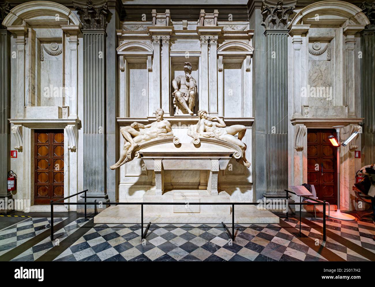 Florence Toscane Italie. Cappelle Medicee (chapelles des Médicis). Sagrestia Nuova (Nouvelle sacristie). Le tombeau de Lorenzo de Médicis Duc d'Urbino par Michelangel Banque D'Images