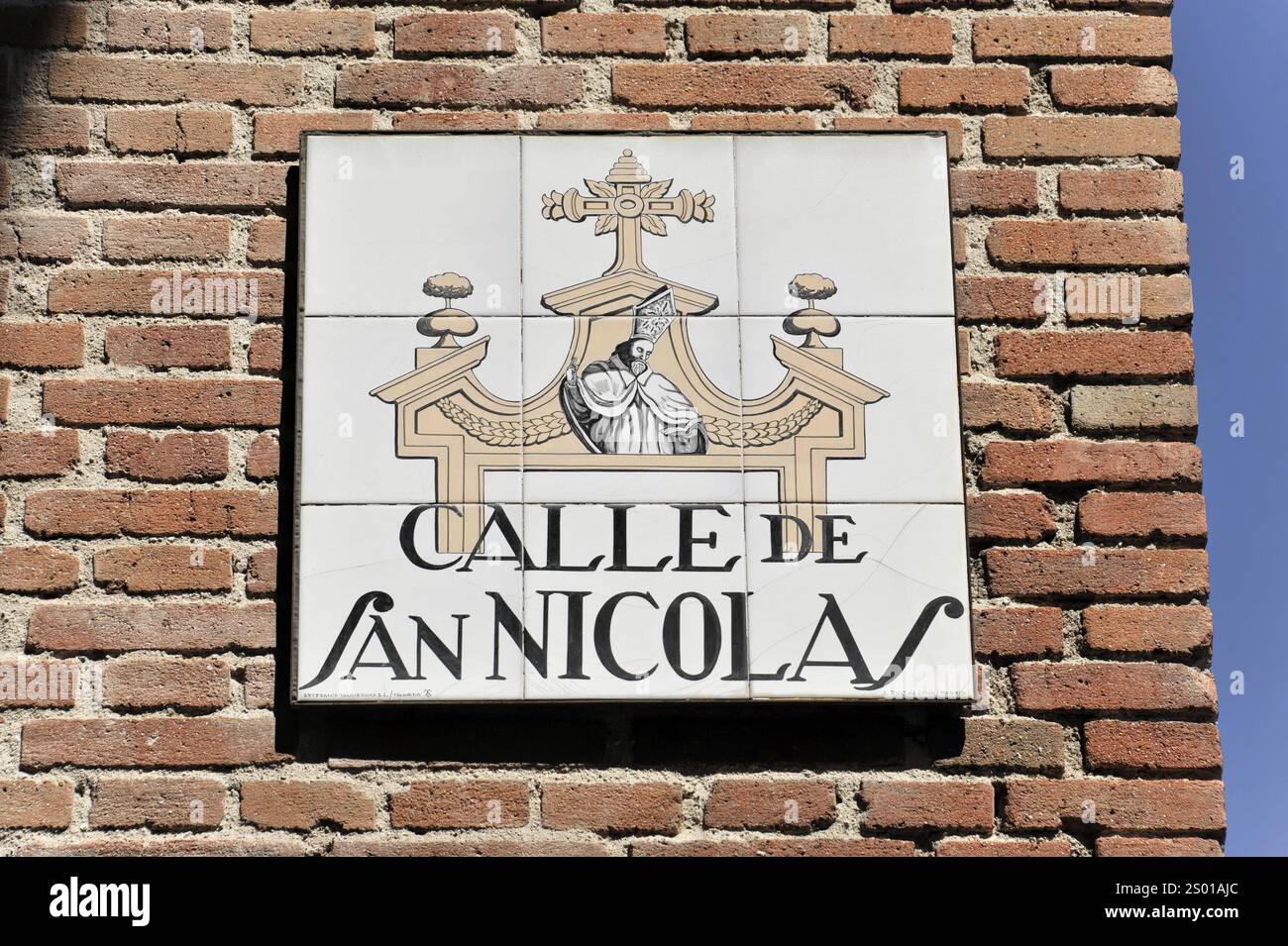 Mur de pierre avec un panneau et l'inscription 'Calle de San Nicolas', Madrid, Espagne, Europe Banque D'Images