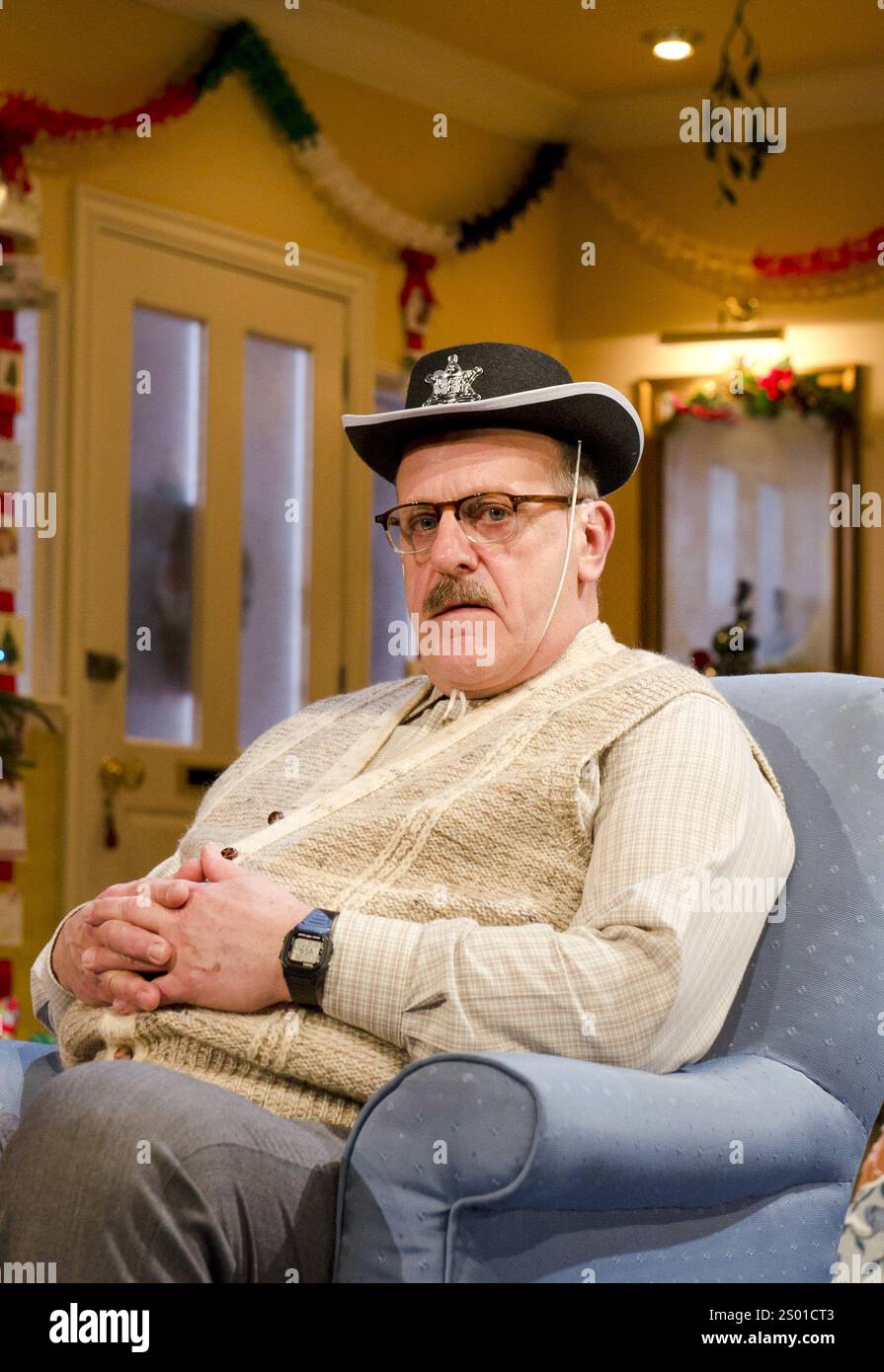 David Troughton (Harvey) dans les SALUTATIONS de SAISON d'Alan Ayckbourn au Lyttelton Theatre, National Theatre (NT), Londres SE1 08/12/2010 design : Rae Smith éclairage : Bruno poète réalisateur : Marianne Elliott Banque D'Images