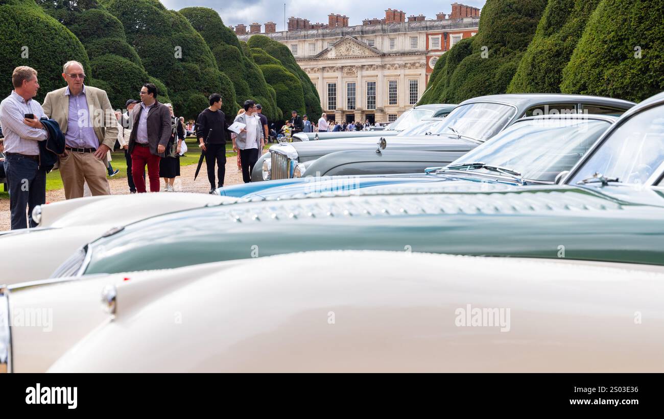Jaguar XK120 au concours d'élégance 2023, Hampton court Palace Banque D'Images