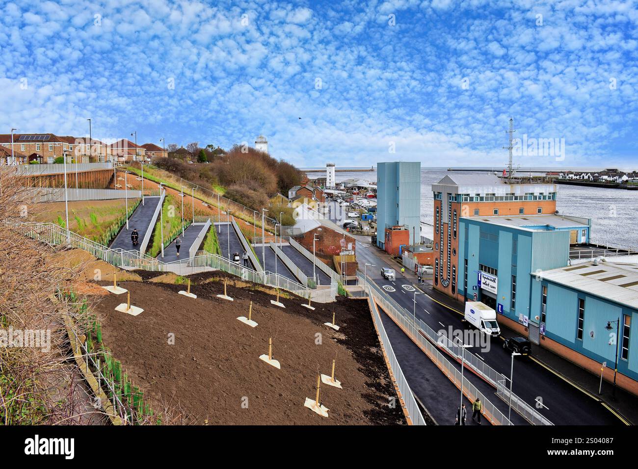 Nouvelle passerelle North Shields et chemin de mobilité vers le quai Banque D'Images