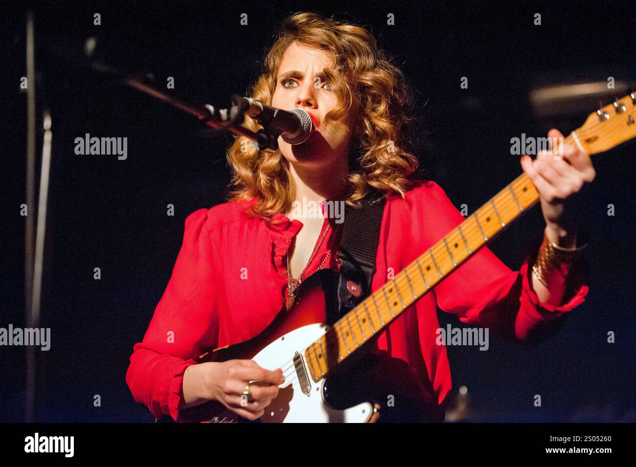 Anna Calvi en direct au Birmingham Institute, Royaume-Uni, le 10 février 2014 Banque D'Images