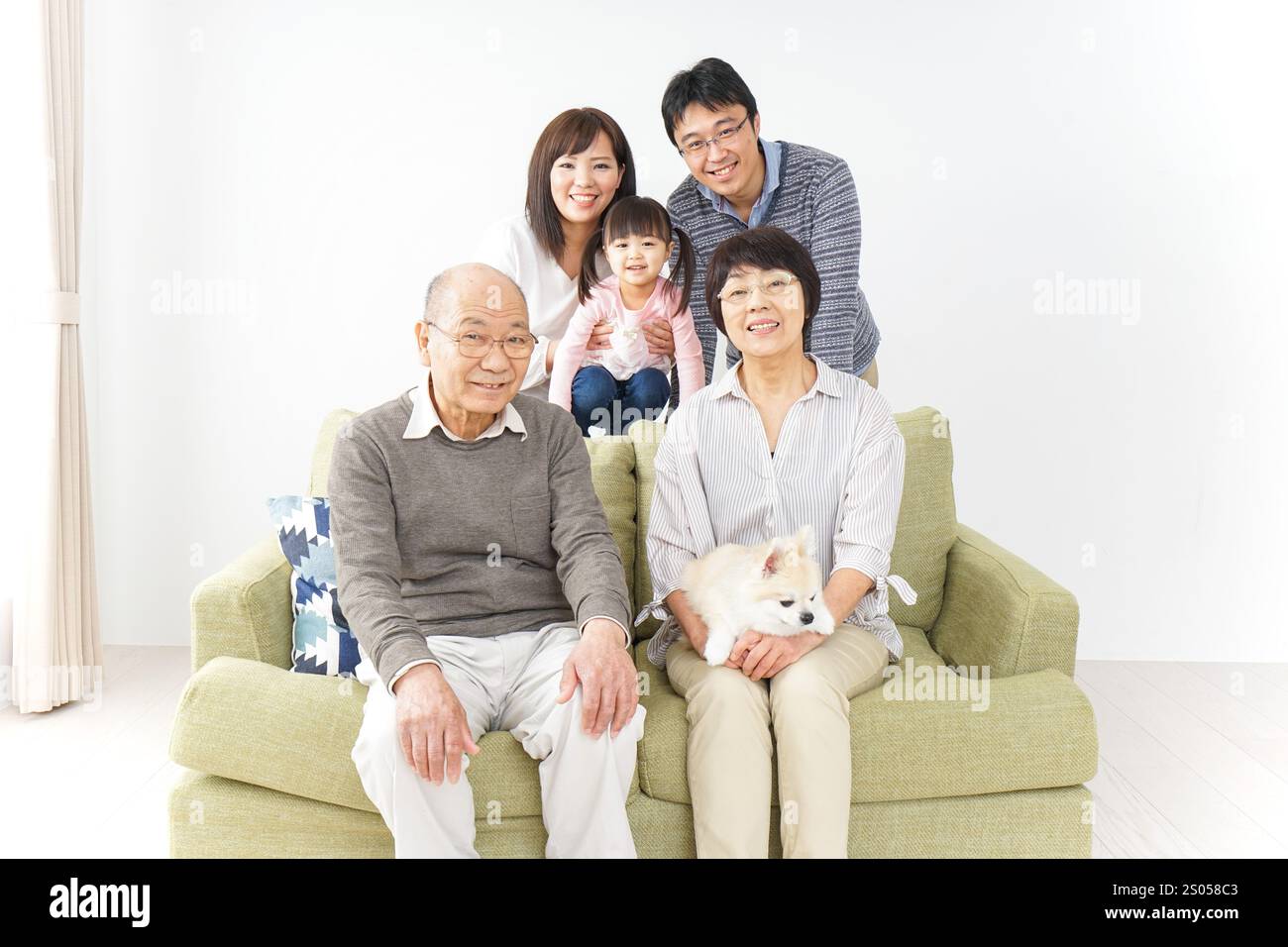 Image photo de groupe familial de trois générations Banque D'Images