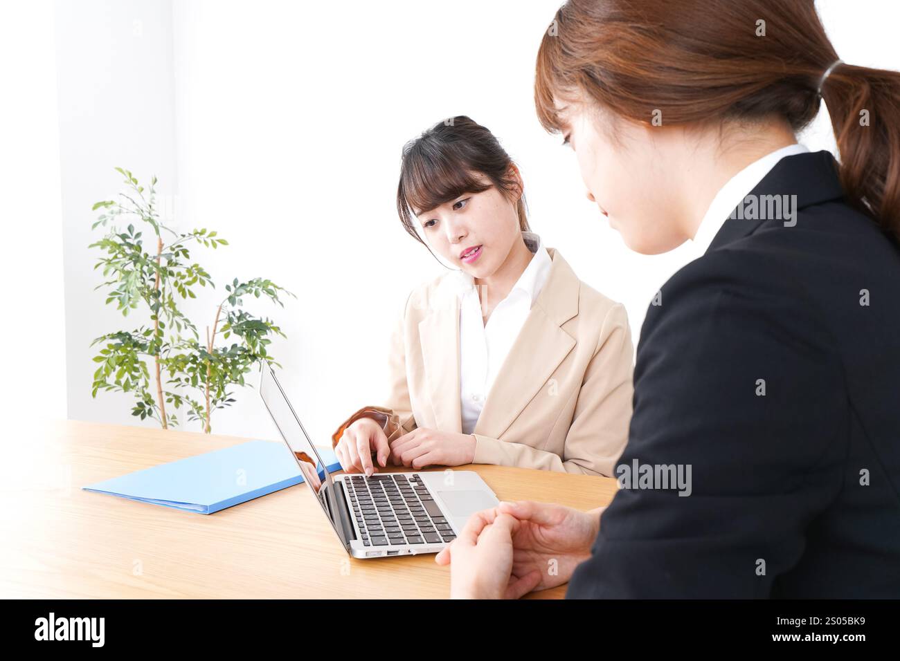 Réunion d'affaires, femme d'affaires, transaction Banque D'Images