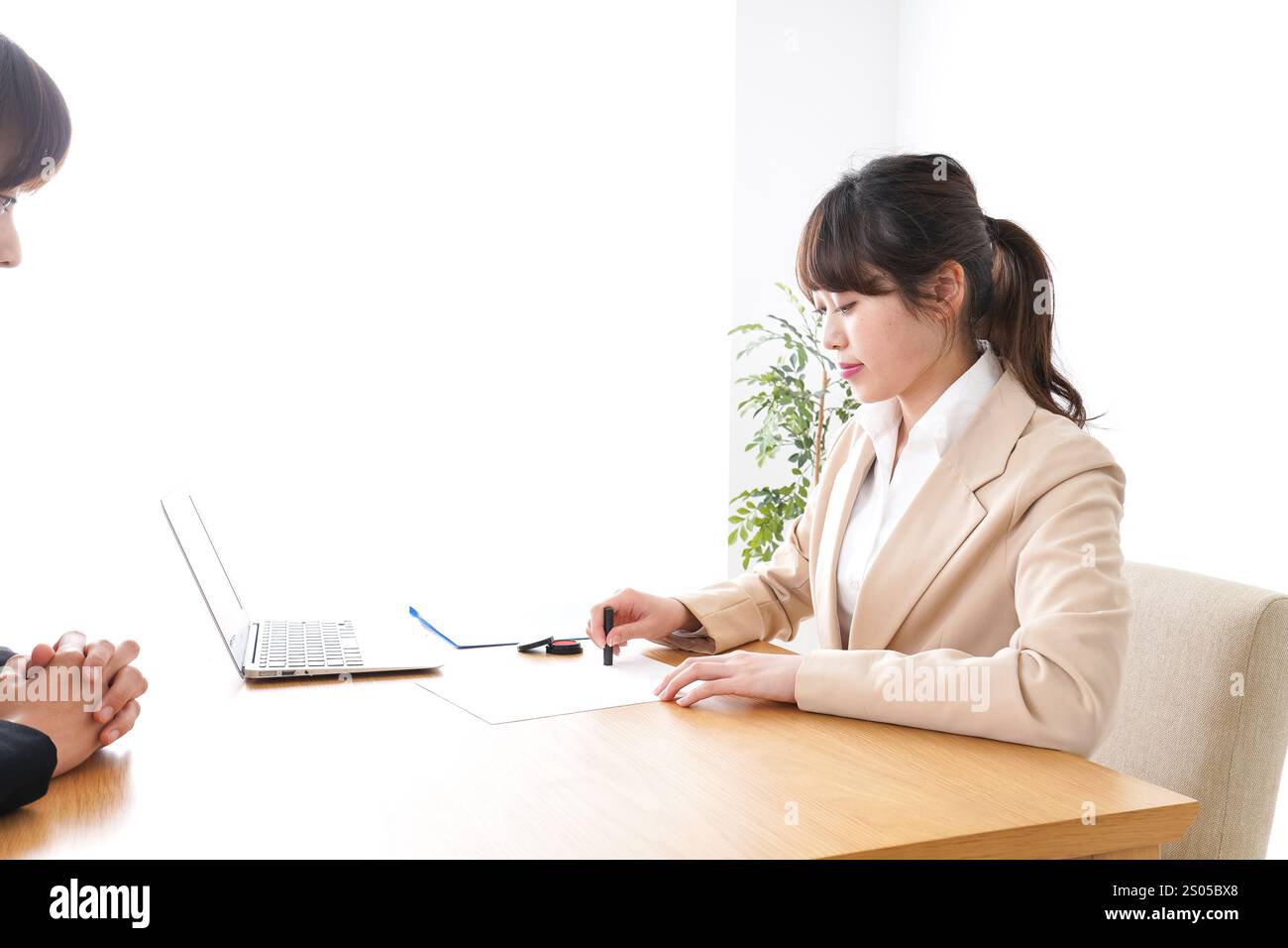 Réunion d'affaires, femme d'affaires, transaction Banque D'Images