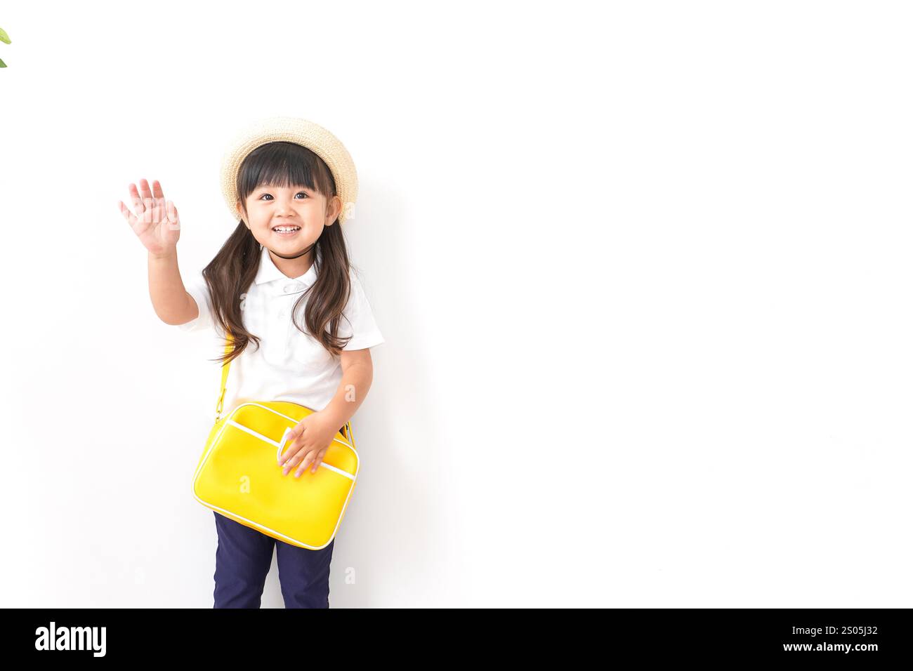 Fille allant à la maternelle Banque D'Images