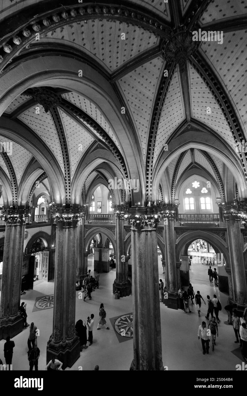 Vue extérieure du Chhatrapati Shivaji Maharaj Terminus, est une gare ferroviaire historique et un site du patrimoine mondial de l'UNESCO à Mumbai, Maharashtra, Inde Banque D'Images