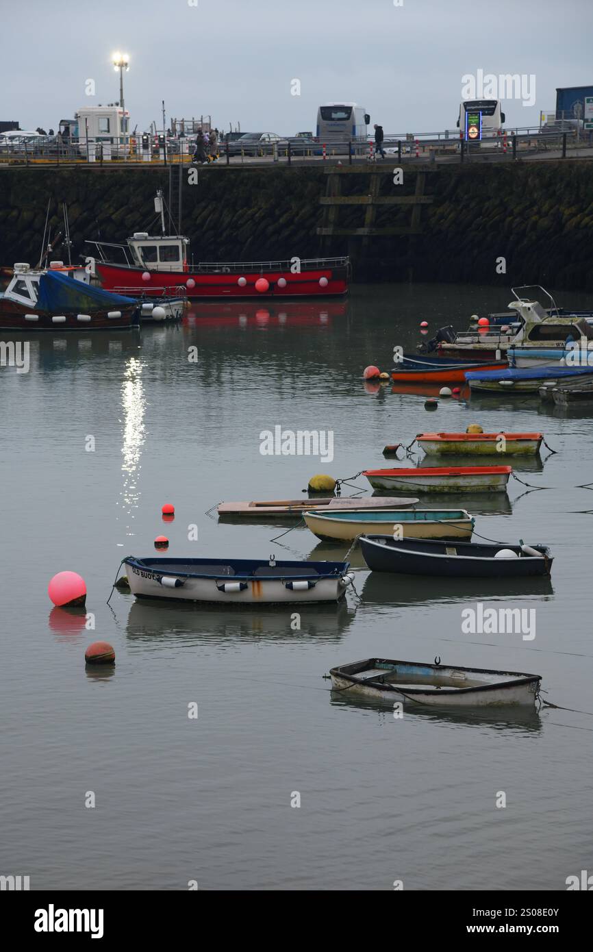 Port de Folkestone au crépuscule Banque D'Images