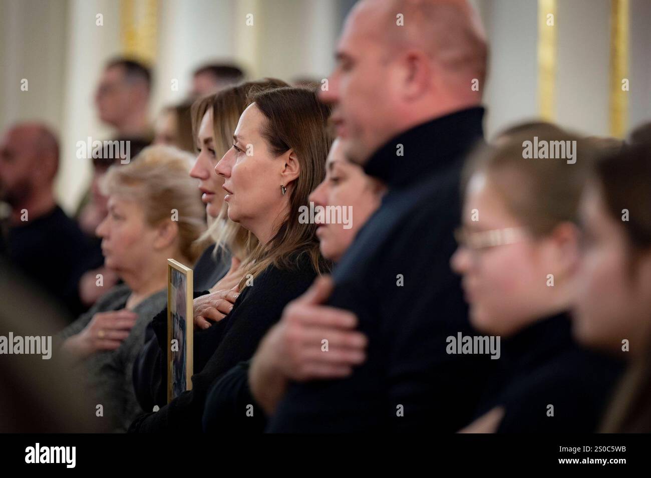 Album Sur Les Prix D'État Du Président De L'Ukraine - Médailles Et Ordres (en Anglais)