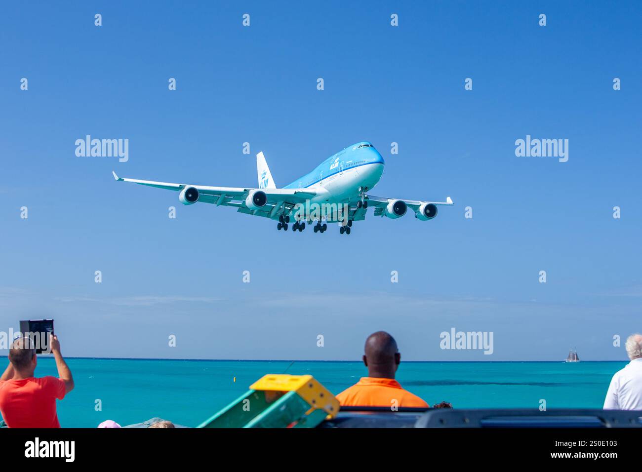KLM Boeing 747-400 atterrissant à l'aéroport Marten Princess Juliana SXM Banque D'Images
