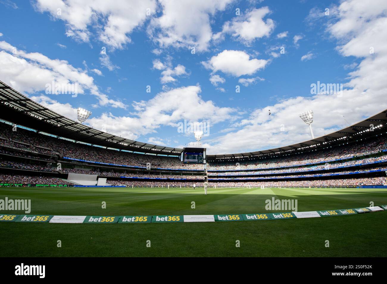MELBOURNE AUSTRALIE. 28 décembre 2024. Vue générale du Melbourne Cricket Ground l'après-midi du troisième jour du quatrième test, Australie vs Inde test Cricket au Melbourne Cricket Ground, Melbourne, Australie le 28 décembre 2024. Crédit : Karl Phillipson/Alamy Live News Banque D'Images