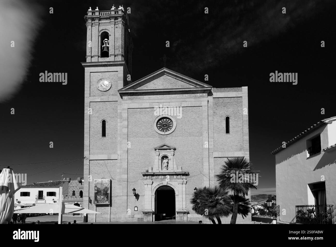 L'église à dôme bleu de la Vierge del Consuelo, ( paroisse de notre-Dame de consolation ), ville d'Altea, Costa Blanca, Espagne, Europe Banque D'Images