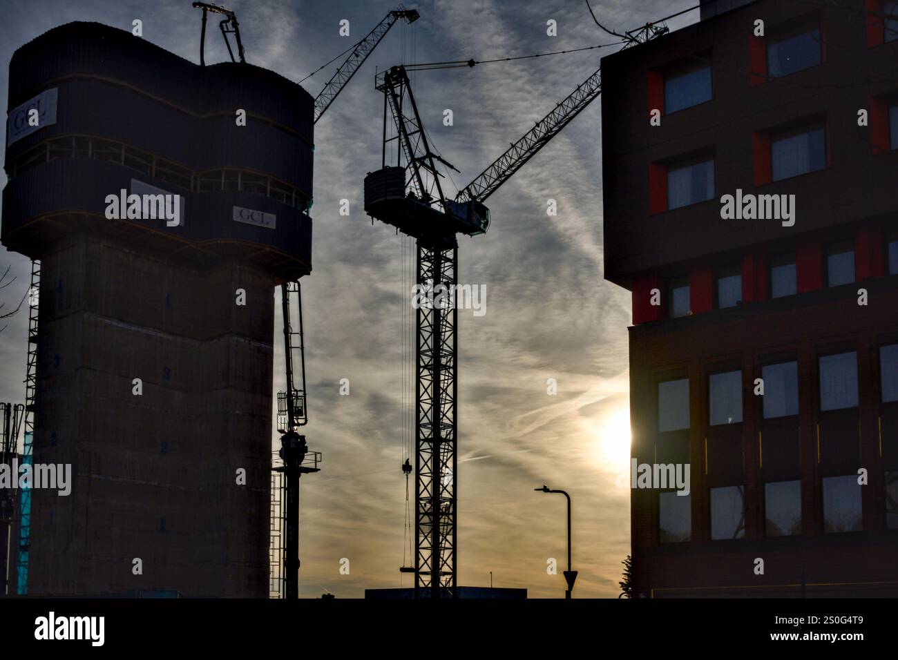 Construction de maisons neuves, High Road, Wembley Central, Borough of Brent, London, Angleterre, Royaume-Uni Banque D'Images