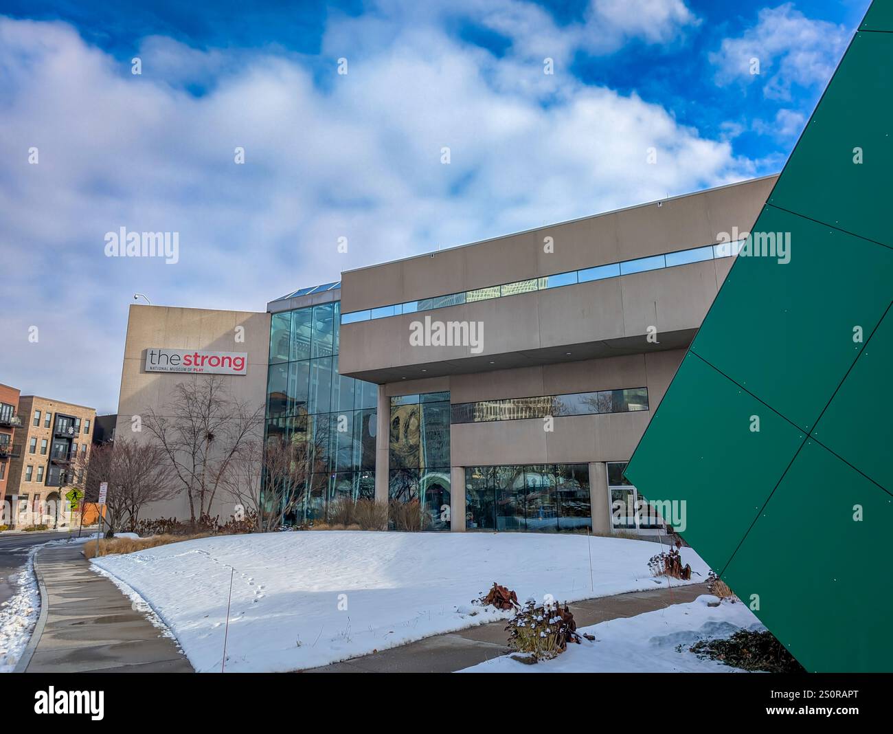 Rochester, New York, États-Unis - 6,2024 : entrée extérieure et panneau pour le Strong National Museum of Play Banque D'Images