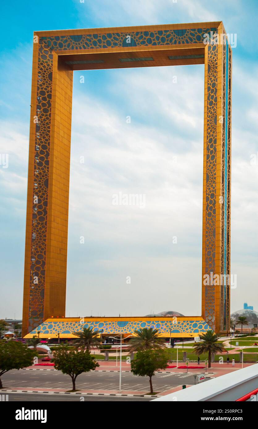 Dubaï, Émirats arabes unis - février 27, 2019 : Cadre de Dubaï est un joyau architectural situé dans le parc Zabeel dans la ville de Dubaï aux Émirats Banque D'Images