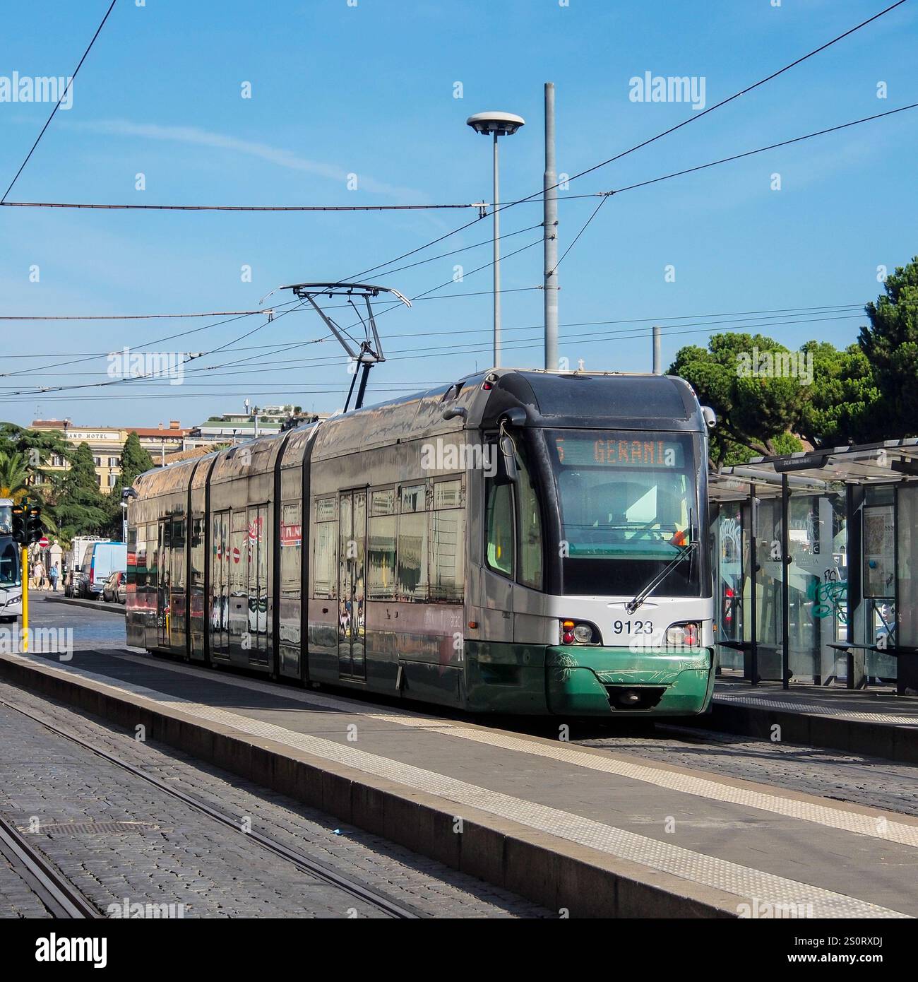 ROME, ITALIE - 01 AOÛT 2015 : tramway 9123 sur la route 5 Banque D'Images