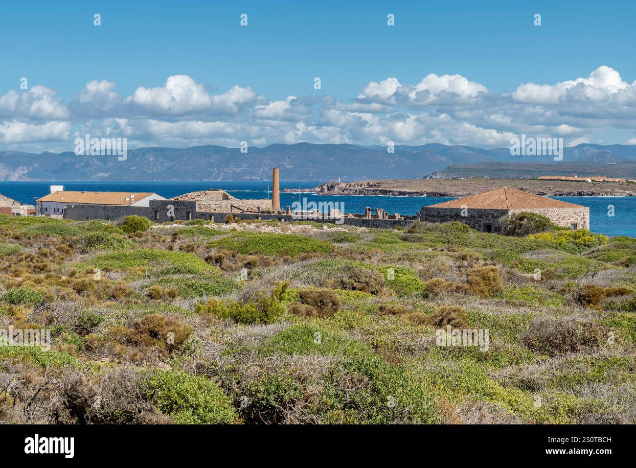 La pointe nord de l'île de San Pietro, Sardaigne, Italie, où se trouve l'ancienne pêche au thon Banque D'Images