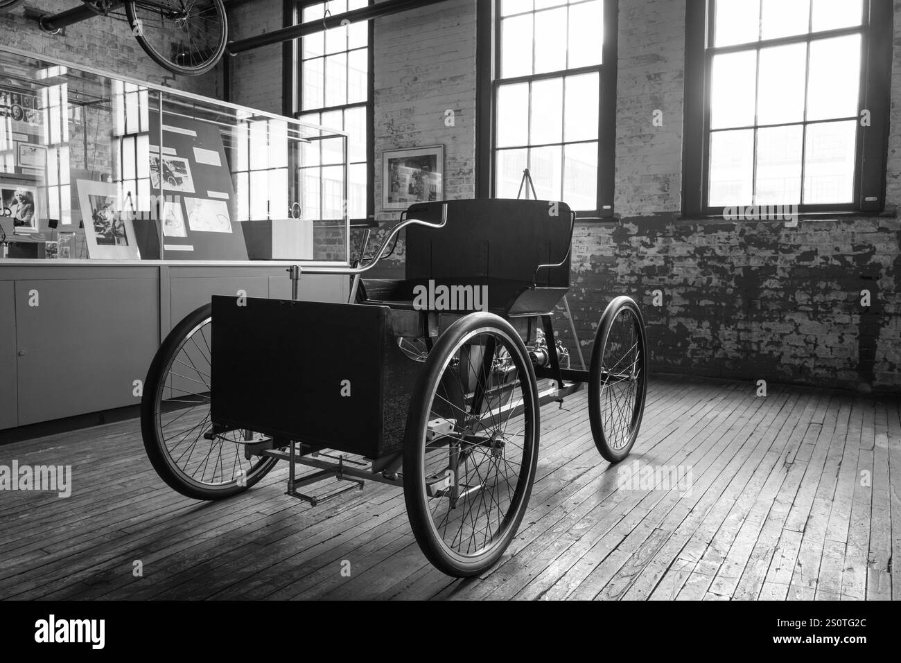 Reproduction de la Ford Quadricyle de 1896, la première voiture de Henry Ford, exposée au Ford Piquette Avenue Plant Museum à Detroit, Michigan, États-Unis Banque D'Images
