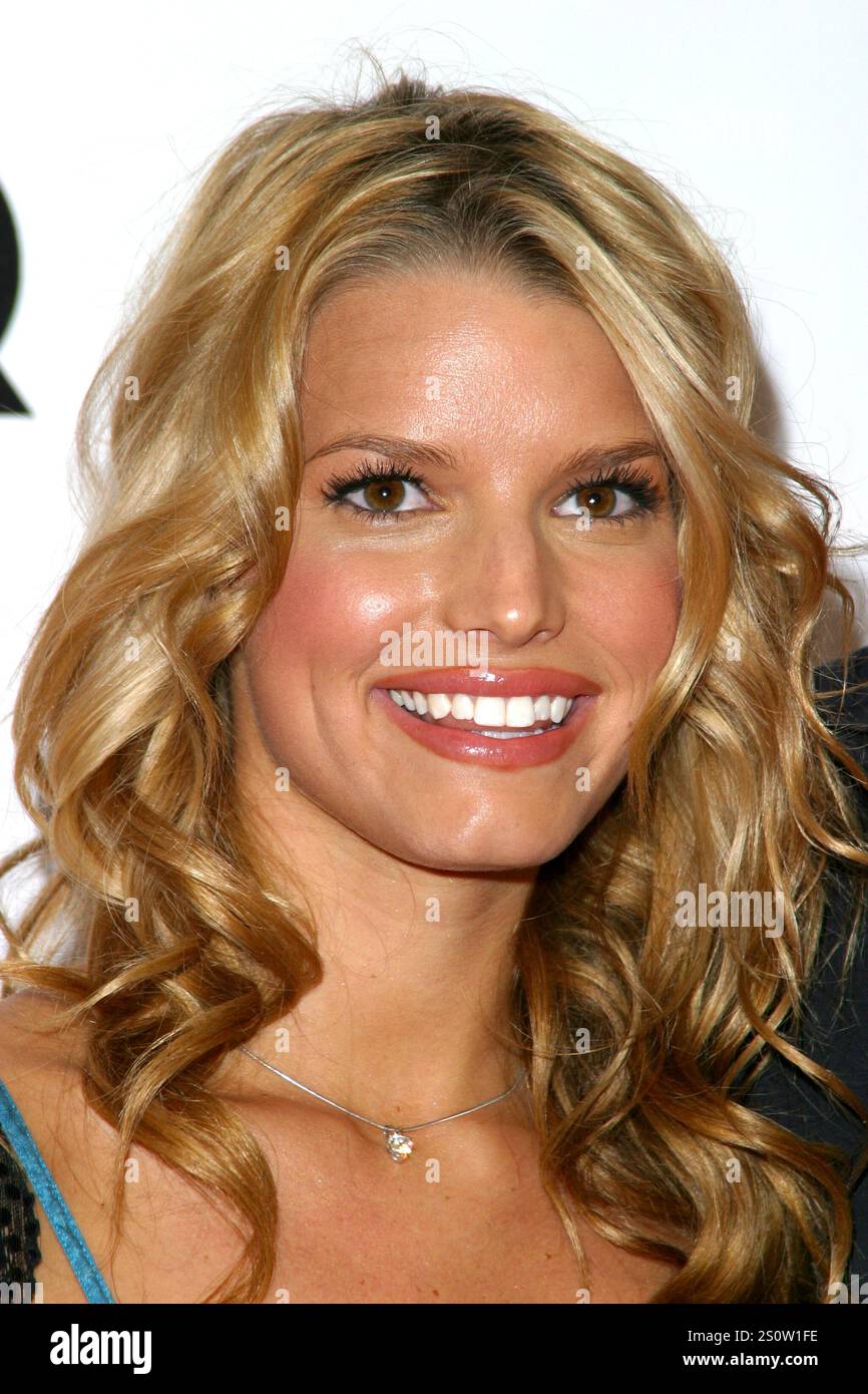 HOLLYWOOD, CA, USA : Jessica Simpson assiste à GQ Honors Tinseltown avec le dévoilement du numéro annuel de GQ Hollywood au GQ Lounge au White Lotus à Hollywood, Californie, le 20 février 2003. © Lee Roth / Roth Stock Celebrity Archives Banque D'Images