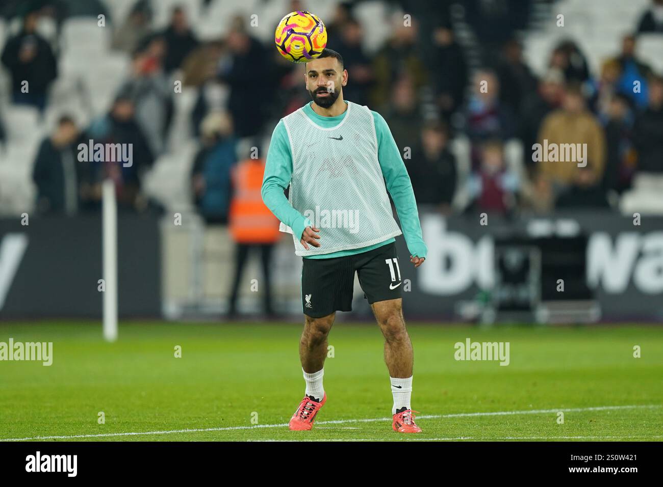 Londres, Royaume-Uni. 29 décembre 2024. Mohamed Salah de Liverpool s'échauffe avant le match de West Ham United FC contre Liverpool FC English premier League au London Stadium, Londres, Angleterre, Royaume-Uni le 29 décembre 2024 crédit : Every second Media/Alamy Live News Banque D'Images