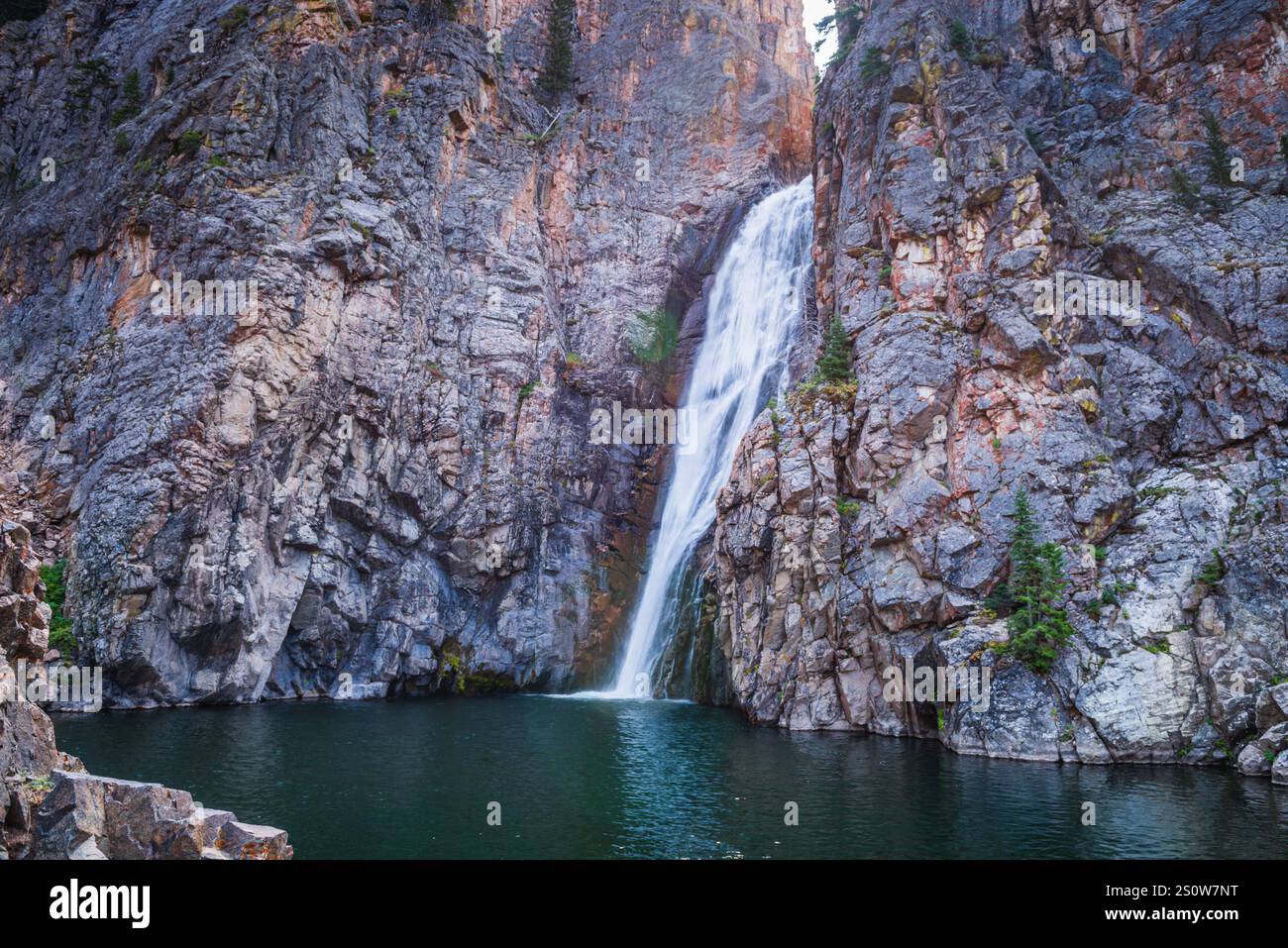 Porcupine Falls est une cascade populaire dans les montagnes Bighorn du nord du Wyoming. Banque D'Images
