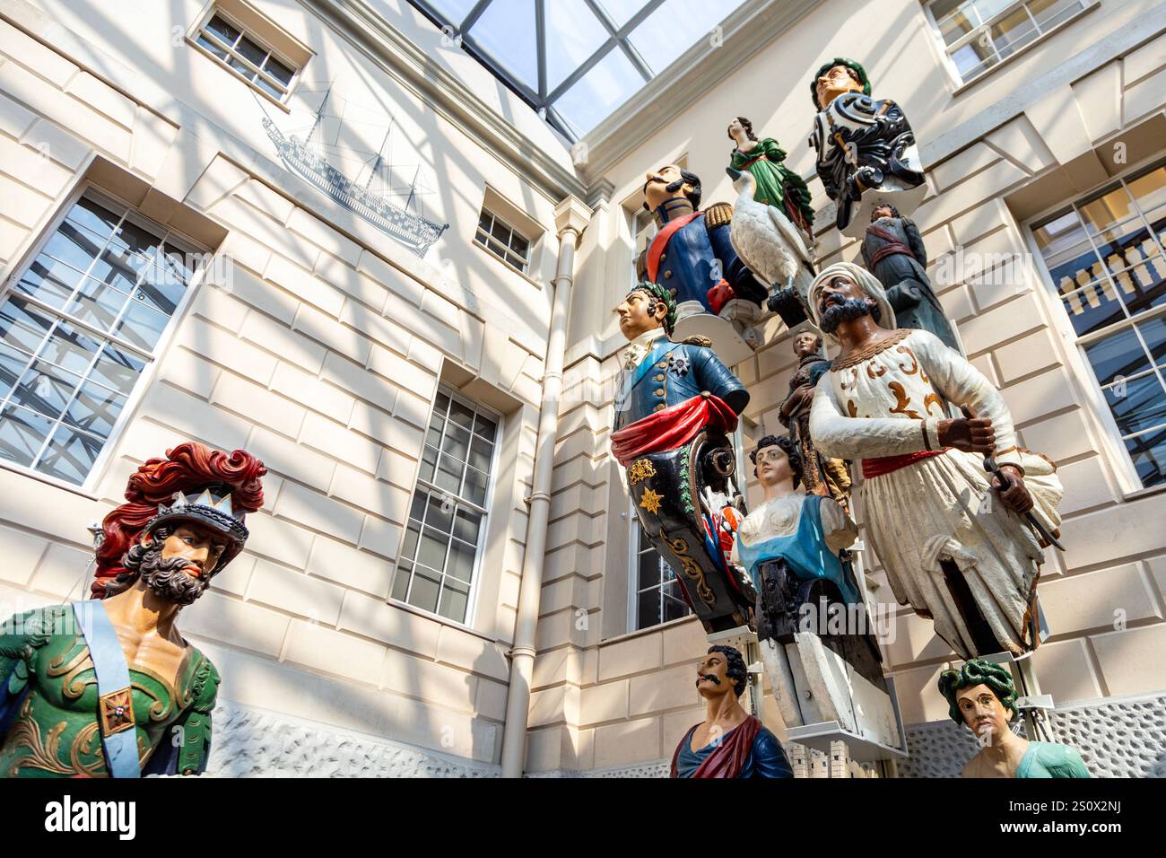 Exposition de figures de proue de navires au National maritime Museum, Greenwich, Londres, Angleterre Banque D'Images