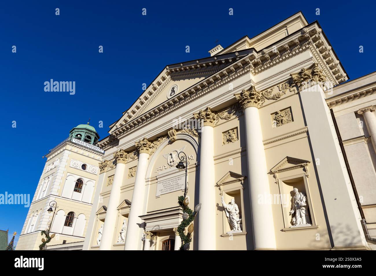 Extérieur de l'église académique Sainte-Anne (Kościół Akademicki św Anny) à Cracovie Przedmiescie, Varsovie, Pologne Banque D'Images