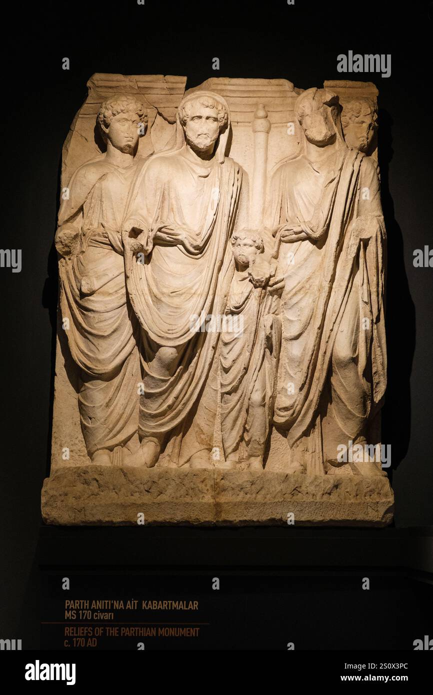 Selcuk, Turquie, Turkiye. Reliefs du monument parthe, Éphèse. 2e. Siècle. Banque D'Images