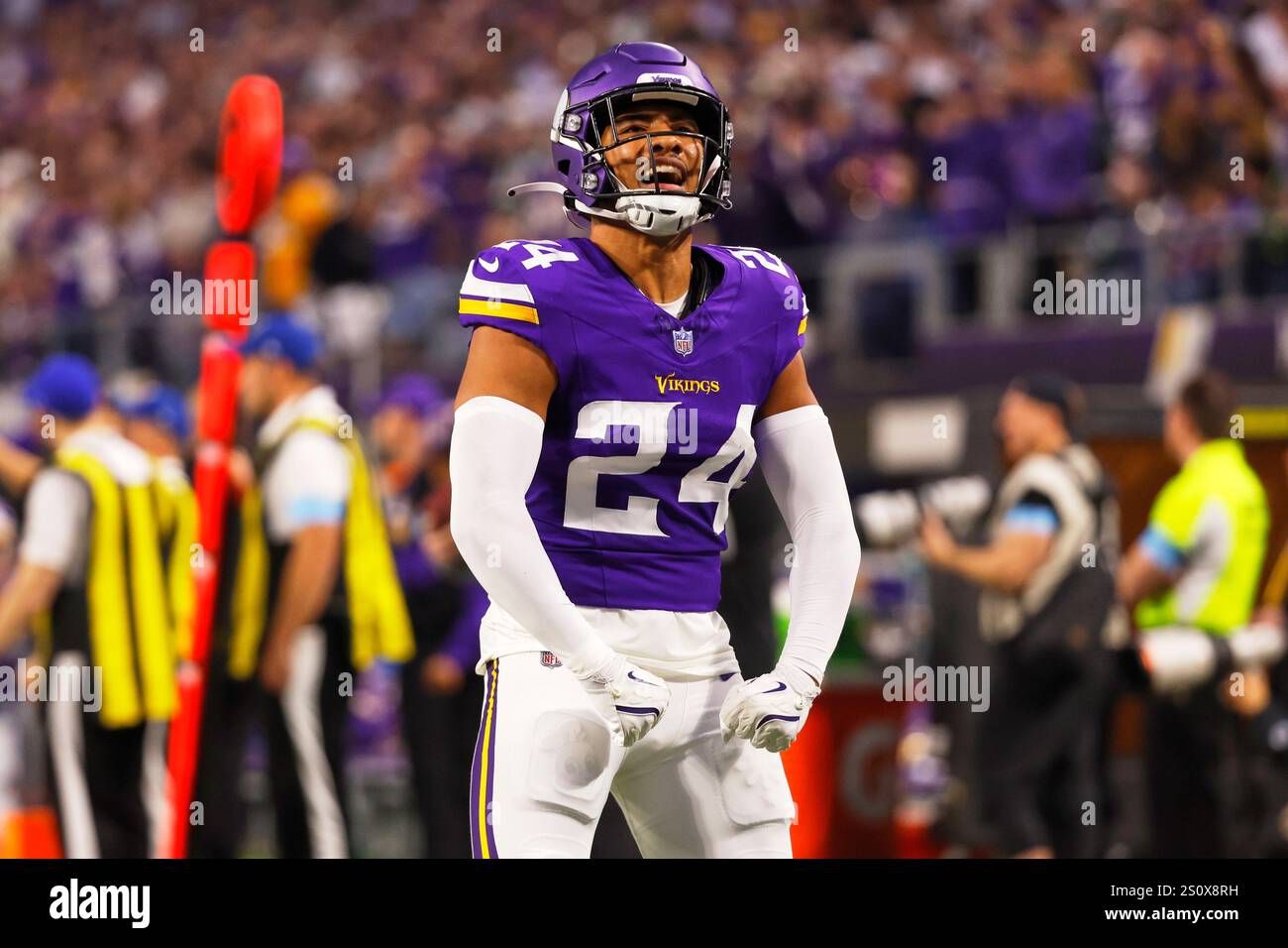 Minnesota Vikings' Camryn Bynum celebrates a fourth down stop during the first half of an NFL football game against the Green Bay Packers Sunday, Dec. 29, 2024, in Minneapolis. (AP Photo/Bruce Kluckhohn) Banque D'Images