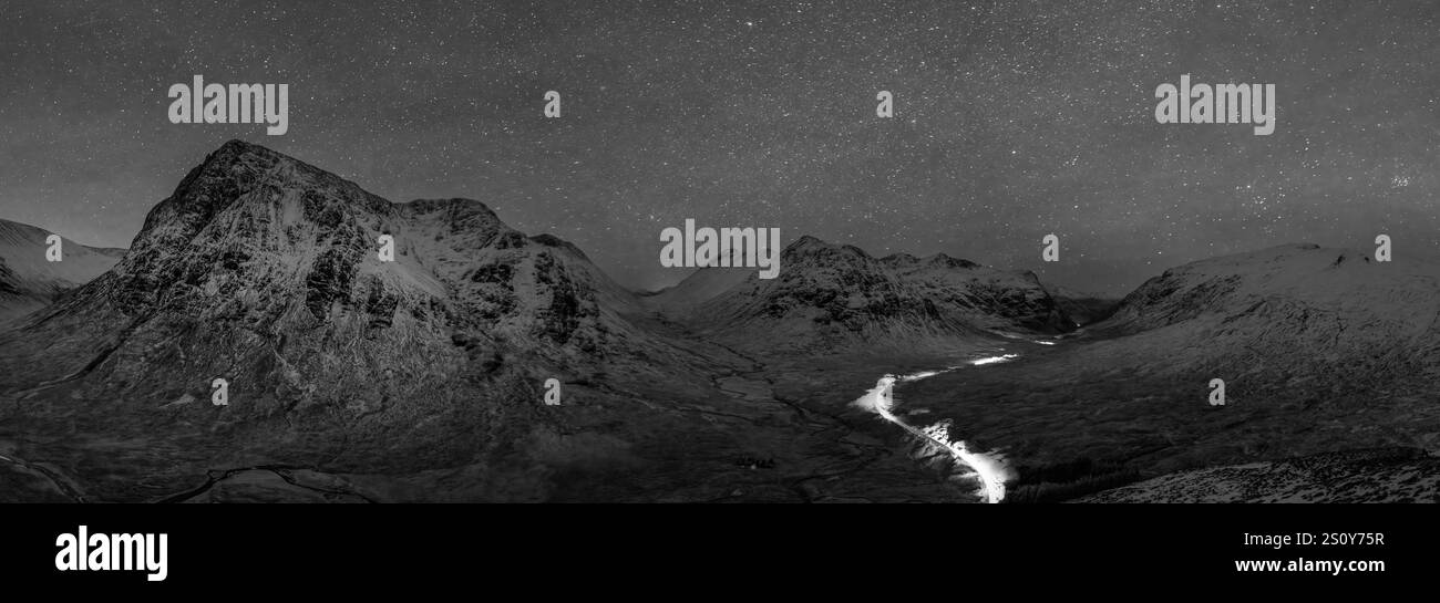 Une vue du paysage connu sous le nom de Glencoe, Highlands, Écosse. Banque D'Images