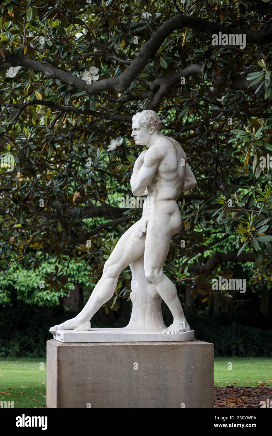 Une des deux statues de marbre connues sous le nom de «The Boxers», ils sont des copies de «The Greek Boxer Damoxenos» par Antonio Canova qui a été achevé en 1800, R Banque D'Images