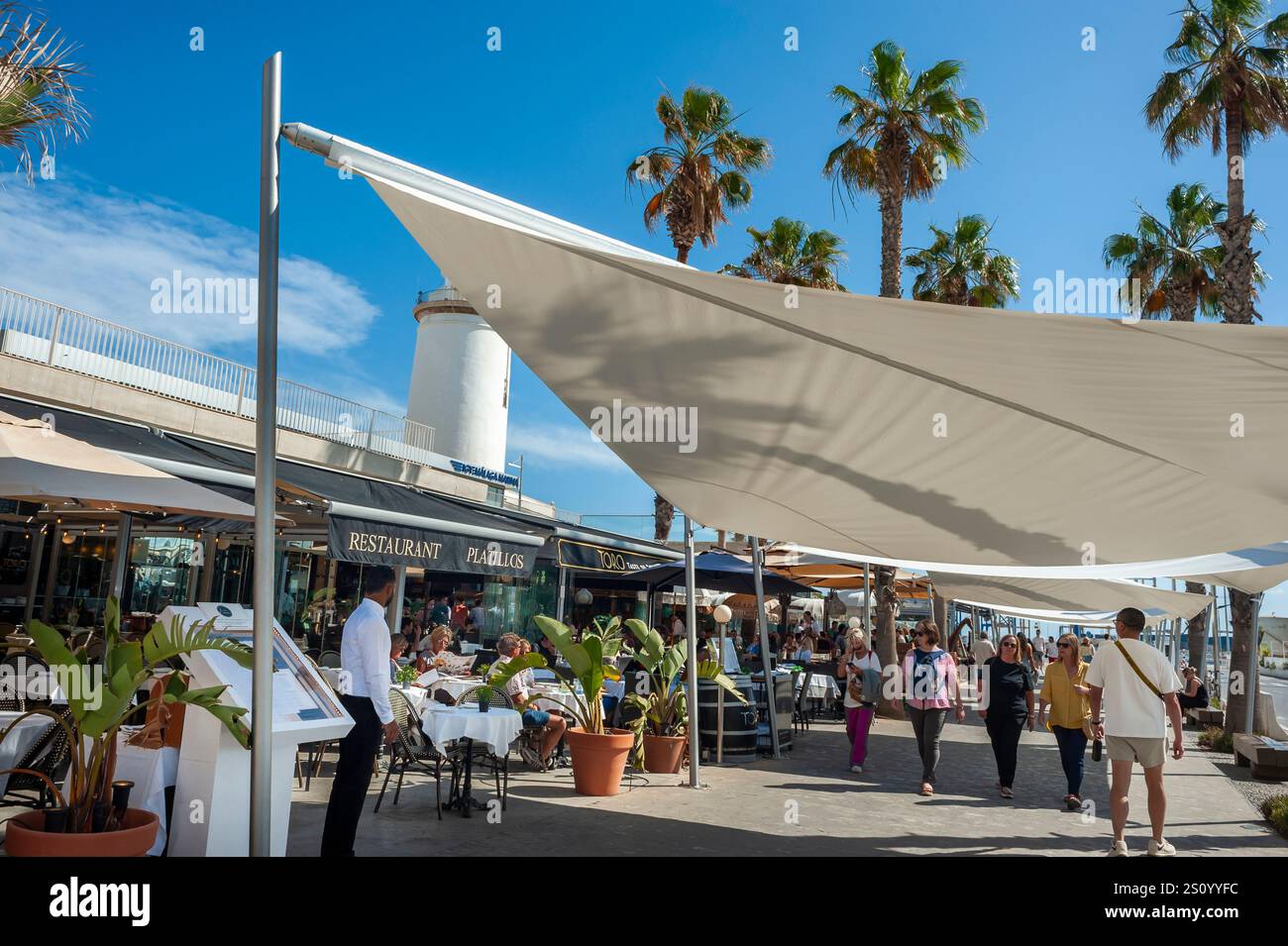 Malaga, Espagne, foule de gens, touristes, marche, scènes de rue, Port de Malaga Banque D'Images