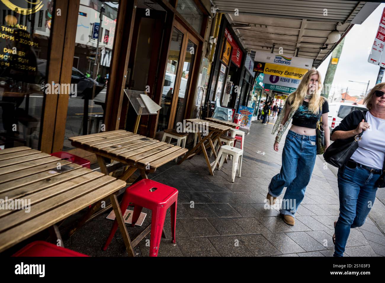King Street, Newtown, un quartier varié, bohème, du centre-ville, Sydney, Nouvelle-Galles du Sud, Australie Banque D'Images