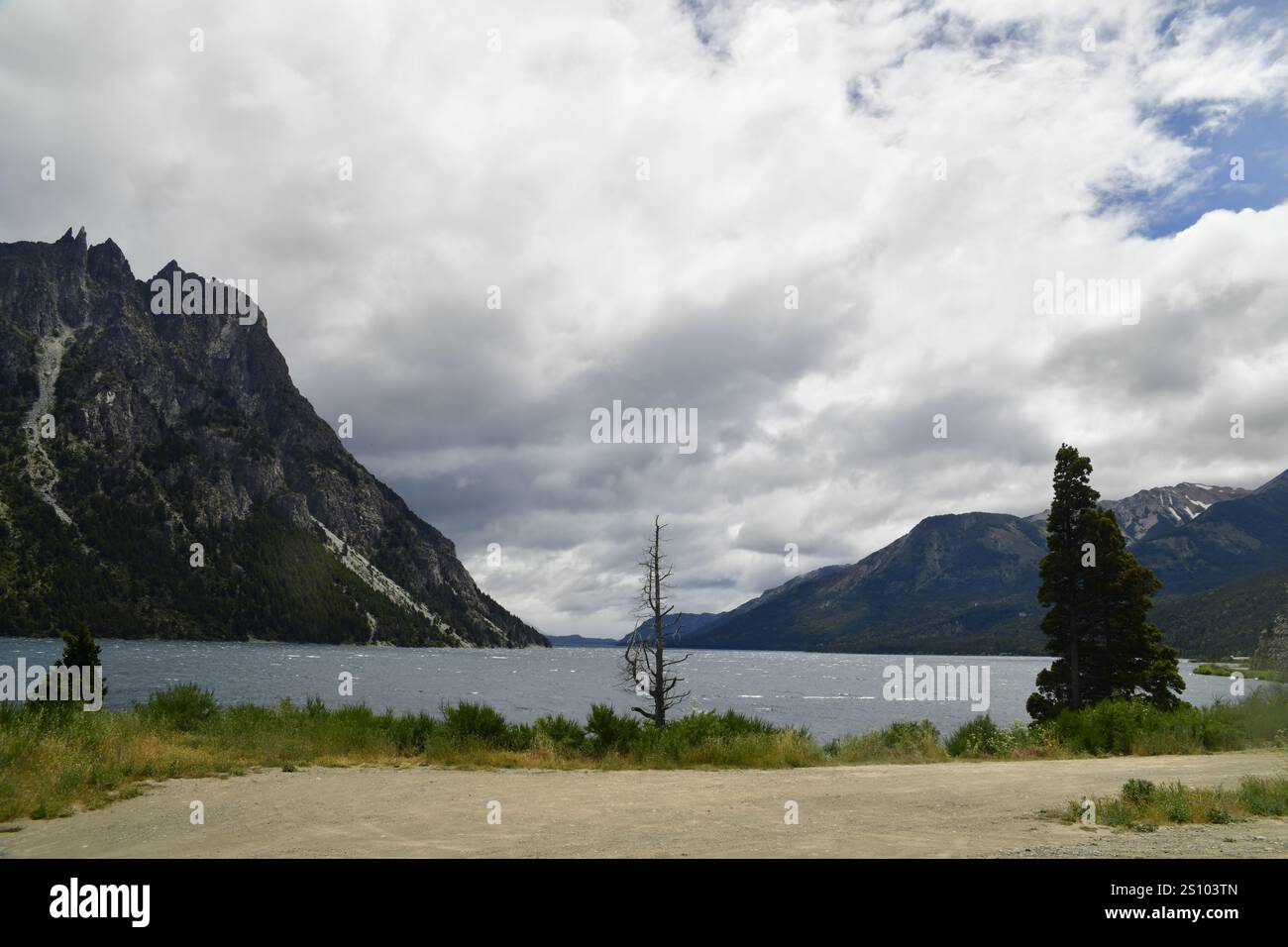 Route 40 et la route des sept lacs, province de Neuquén Argentine Banque D'Images