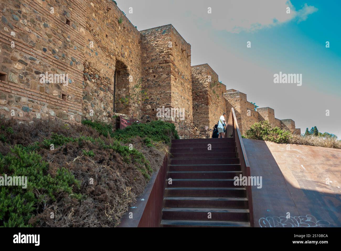 Malaga, Espagne, les gens, les touristes, la marche, visite, Centre de la vieille ville, monuments historiques, fortifications du château « Gilbralfaro » Banque D'Images